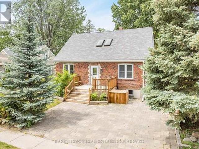 18 Holgate Street, Barrie, ON, L4N 2T5 house for sale | Listing ID S13419 | Royal LePage