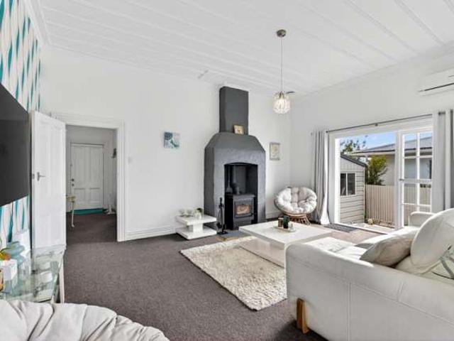 18 Howard Road, Taradale, Napier City