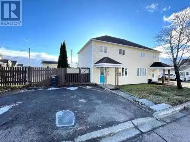 18 Junction Road, Grand Falls Windsor, NL, A2A 1K3 house for.