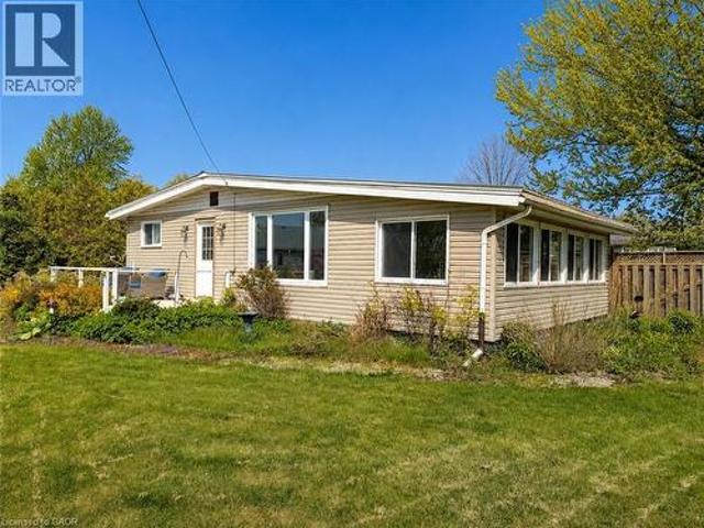 18 Kenneth Avenue, Port Dover, ON, N0A 1N3 house for sale | Listing ID 40832 | Royal LePage