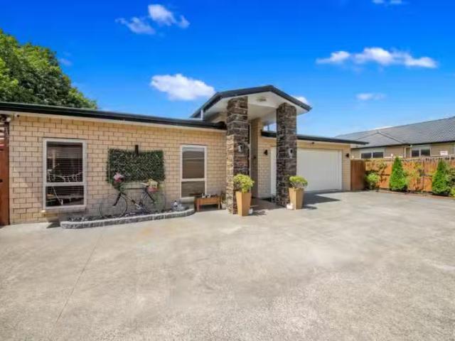 18 Kilmacrennan Drive, Rosehill, Papakura