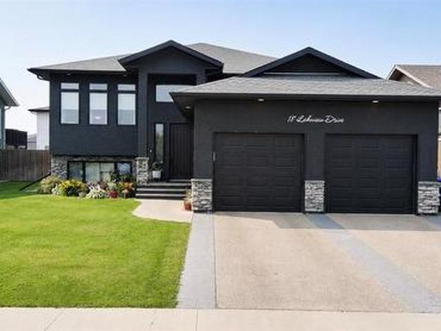 18 Lakeview Drive, Brandon, MB, R7B 4G5 house for sale | Listing ID 202617 | Royal LePage