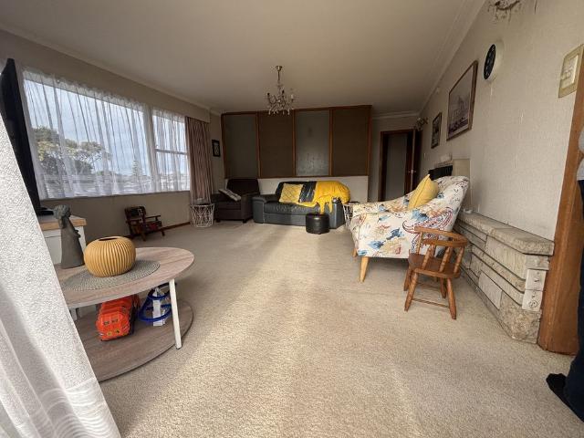 18 Lyndhurst Road