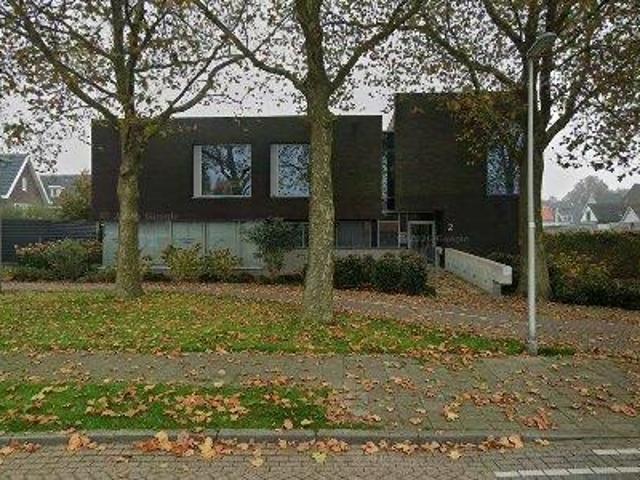 18 m2 office space for rent in Heusden