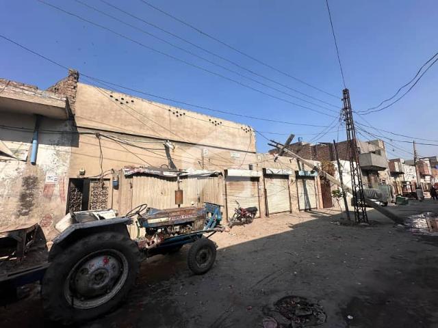 18 Marla Commercial Building Available For Sale On Main Sargodha Road