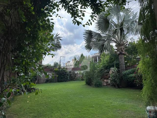 18 marla old house for sale