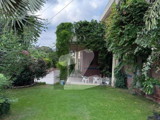 18 marla old house for sale saeed colony