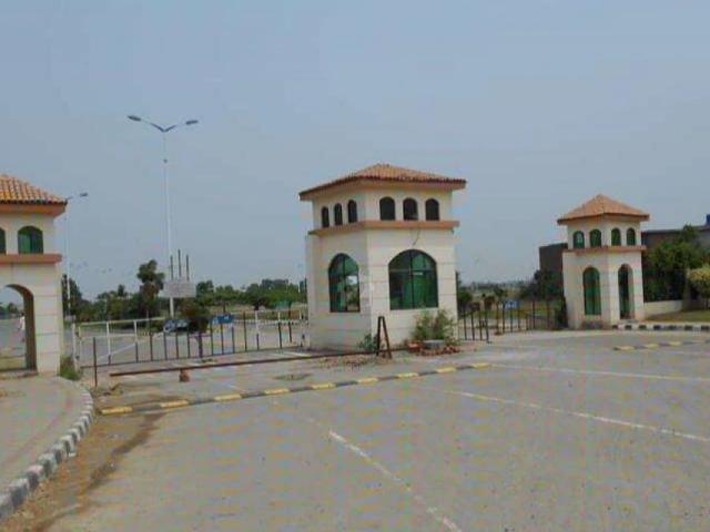 18 Marla Plot in H Block Bankers Avenue Society adjacent DHA phase6/7 Lahore Johar Town ID 16729