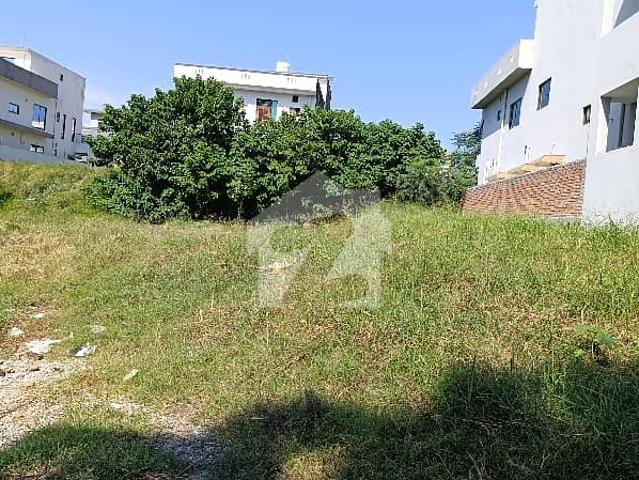 18 marla residential plot for sale
