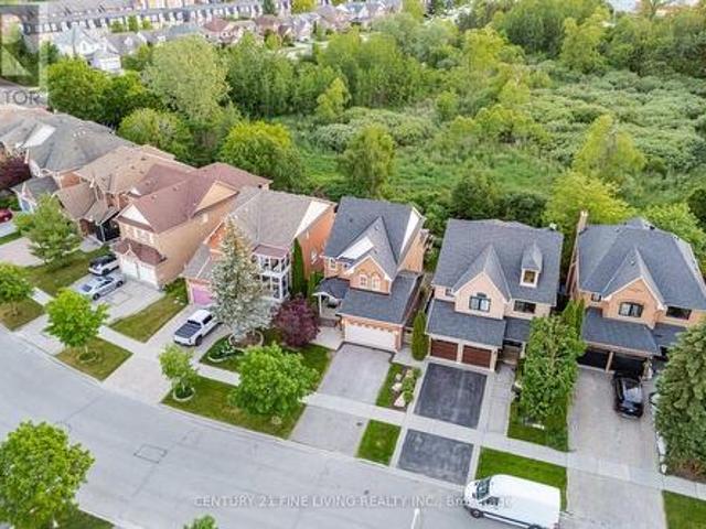 18 Nantucket Drive, Richmond Hill, ON, L4E 3V1 house for sale | Listing ID N13442 | Royal LePage