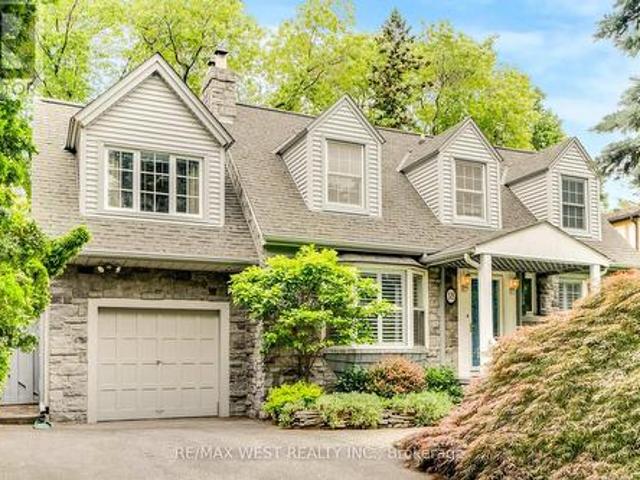 18 North Kingslea Drive, Toronto, ON, M8Y 2B1 house for sale | Listing ID W13464 | Royal LePage