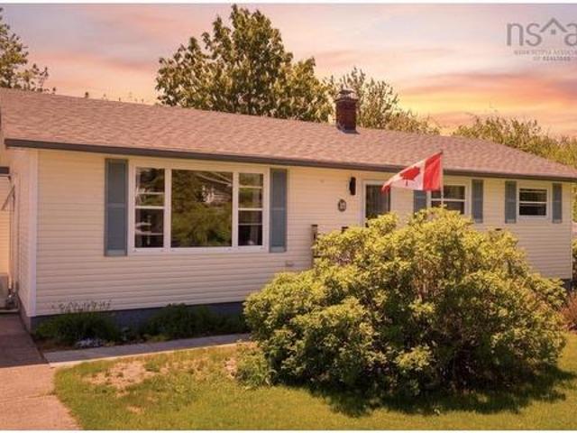 18 Oak Crescent, Port Hawkesbury, NS, B9A 3H4 house for sale | Listing ID 202614 | Royal LePage