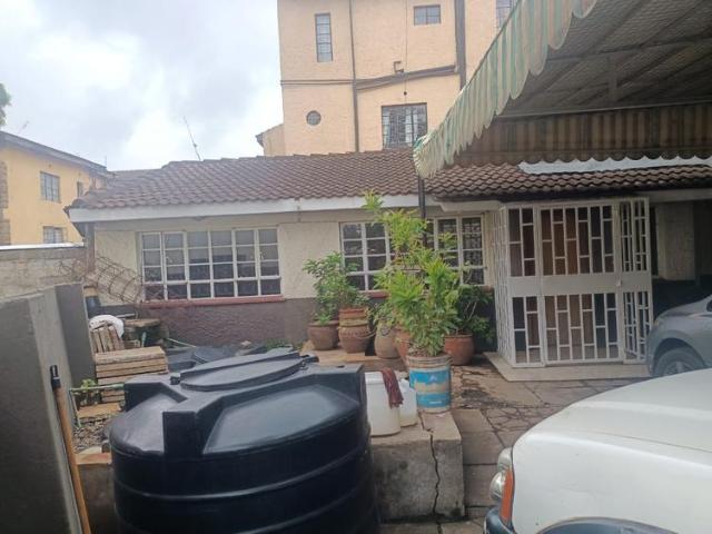 1/8 of an acre with Flats in Nairobi West for Sale