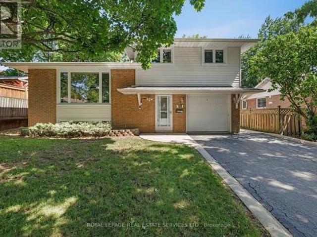 18 Osborne Crescent, Oakville, ON, L6H 1G1 house for sale | Listing ID W13622 | Royal LePage