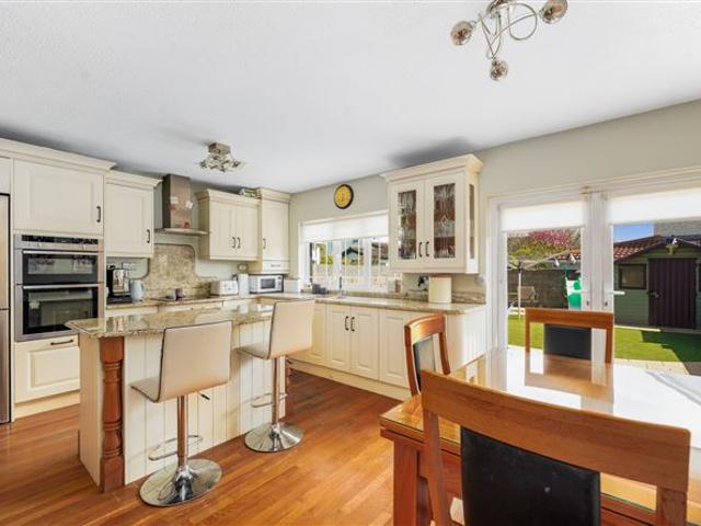 18 Palmers Copse, Palmerstown Manor, Palmerstown, Dublin 20 Ray Cooke Auctioneers 4921 MyHome. Ie Residential