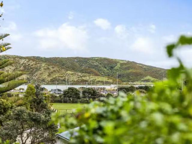 18 Paremata Crescent, Paremata, Porirua City