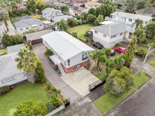 18 Pitcairn Place, Avondale, Auckland City