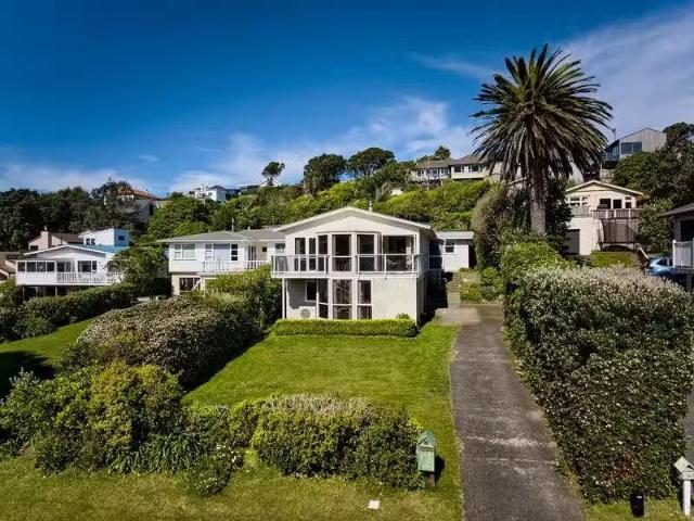 18 Pukerua Beach Road, PUKERUA BAY, Porirua City