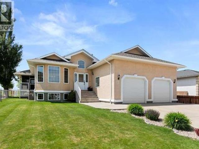 18 Riverview Drive Se, Redcliff, AB, T0J 2P0 house for sale | Listing ID A2321 | Royal LePage