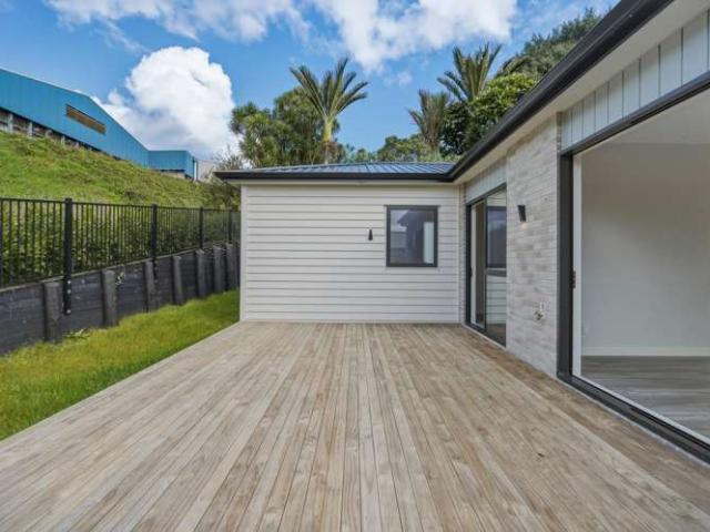 18 Rongoa Maori Way, Pukekohe, Franklin