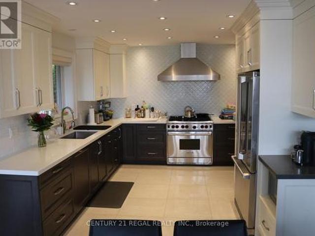 18 Rowse Crescent, Toronto, ON, M9P 3L5 house for lease | Listing ID W13084 | Royal LePage