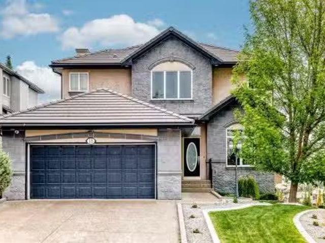 18 Royal Ridge Link Nw, Calgary, AB, T3G 5Z3 house for sale.