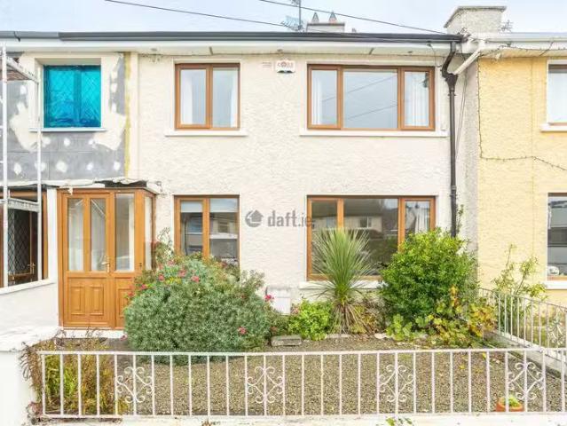18 Saint Patrick's Park, Stepaside, Dublin 18 is for rent