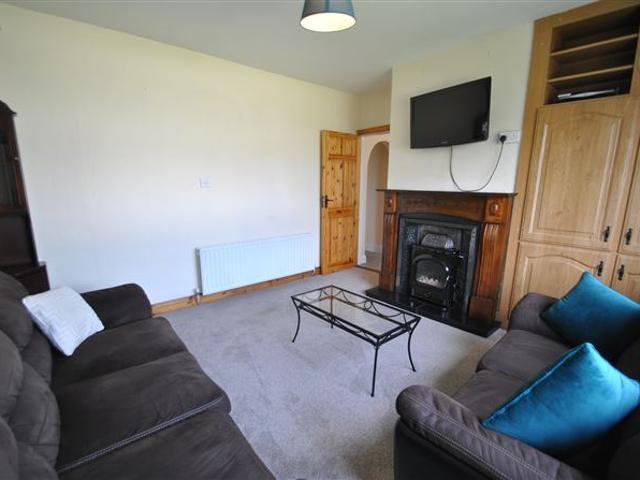 18 Sheehane, Roscrea, Co. Tipperary Sherry FitzGerald Fogarty 4935 MyHome. Ie Residential
