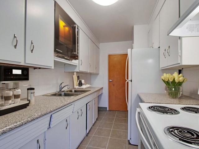 18 Spruce Street 2 Bedroom Apartment for Rent at 18 Spruce St, Cambridge, ON N1R 4K1 East Galt