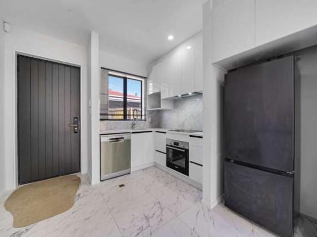 18B Addington Avenue, Manurewa, Manukau City