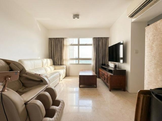 18B Holland Drive HDB Apartment For Sale, $920,000, 2 Bed 2 Bath 721 sqft $1,276.00 psf