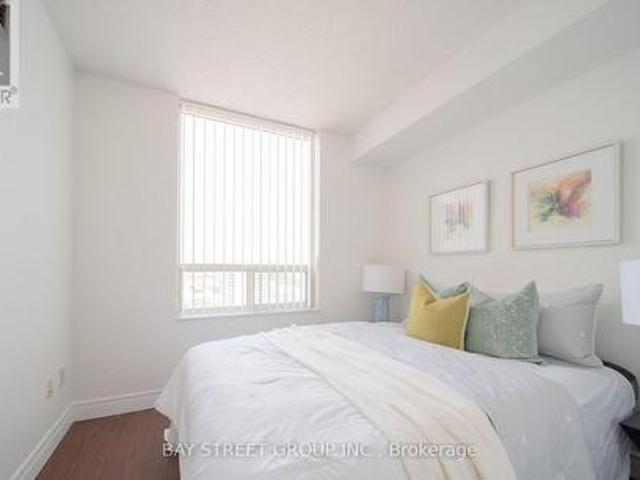 1905 265 Enfield Place, Mississauga, ON, L5B 3Y7 condo for sale | Listing ID W12036 | Royal LePage