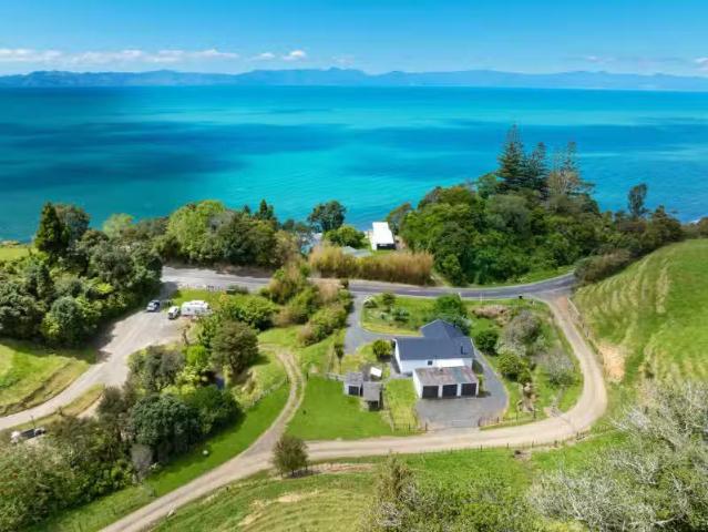 1909 East Coast Road, Whakatiwai, Franklin