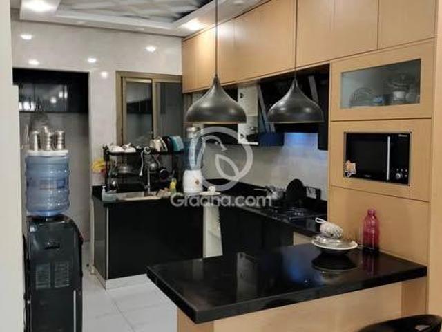 1900 Ft² Flat for Sale