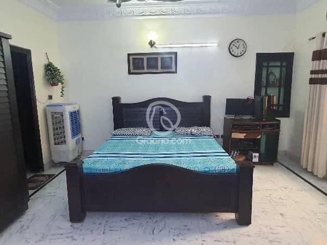 1900 Ft² Upper portion for Sale