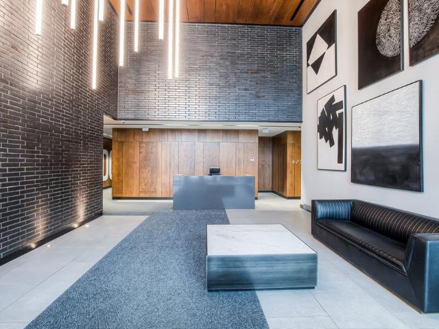 1900 Rue Suzanne Coallier, Montréal Saint Laurent, QC H4M
