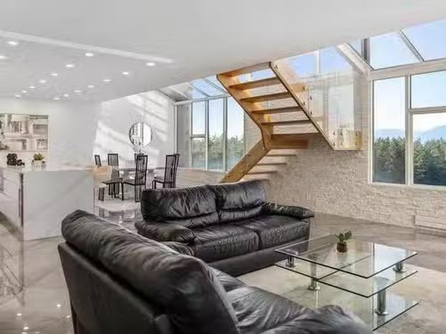 1901 4134 Maywood Street, Burnaby, BC, V5H 4C9 Single Family.