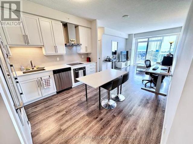 1903 2081 Fairview Street, Burlington, ON, L7R 0E4 condo for sale | Listing ID W12106 | Royal LePage