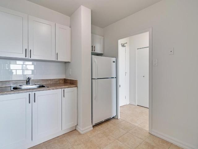 190 200 Exbury Road 2 Bedroom Apartment for Rent at 200 Apartment Bldg Toronto, ON M3M 1A7 Downsview