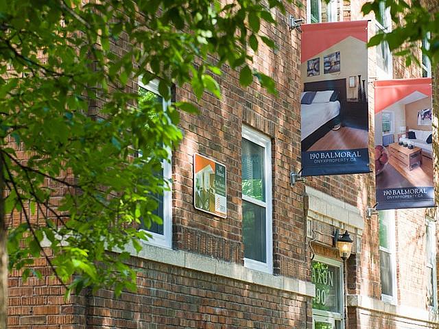 190 Balmoral 1 Br Avail Aug 1st