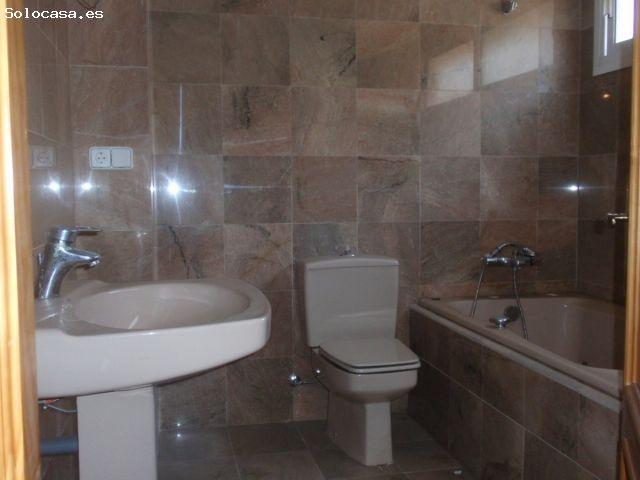 190 m2 DE VIVIENDA + 2 GARAJES SITUADA EN PLENO CENTRO DE EL EJIDO CON VISTAS AL BULEVAR