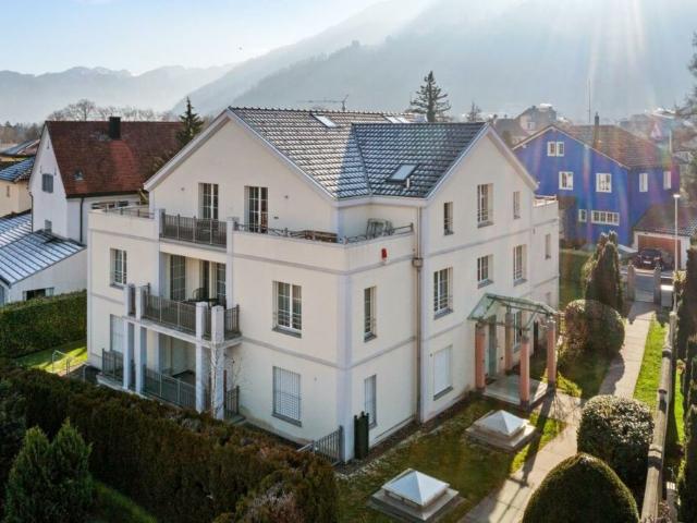 190 m2 Erdgeschosswohnung mit 265 m2 Gartenanlage zur Alleinnutzung