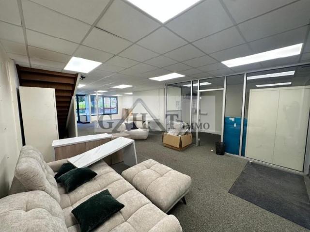 190 M² ENTREPOT BUREAUX A VENDRE A CROISSY BEAUBOURG