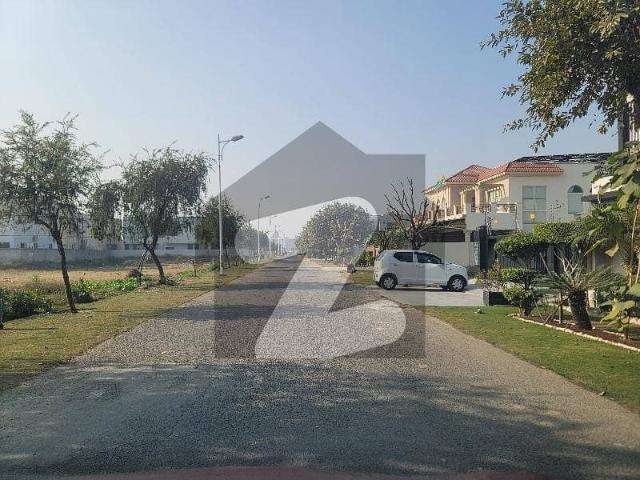 1911 U Prime Location Plot Available In A Secure And Well Developed Area. Ideal For Investment Or Building Your Dream Home With All Basic Utilities Nearby