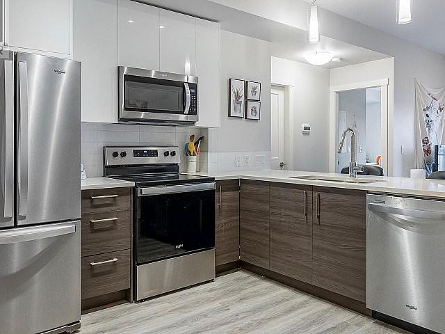 191 Hollywood Rd S Road Unit# 320 Kelowna, British Columbia