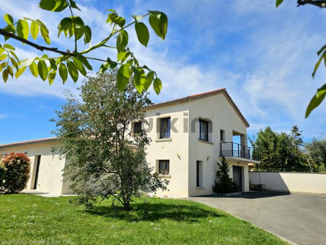191 m2 habitables à Alès une signature, plus qu'une maison