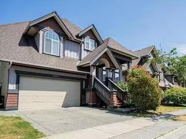 19243 Fieldstone Walk, Pitt Meadows, BC, V3Y 2X1 house for s.