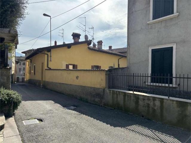 19/2025 U BG unit immobiliare di ca 161,00 mq disposta su tre livelli a Albino