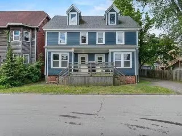 192/194 Albert Street, Windsor, NS, B0N 2T0 house for sale.