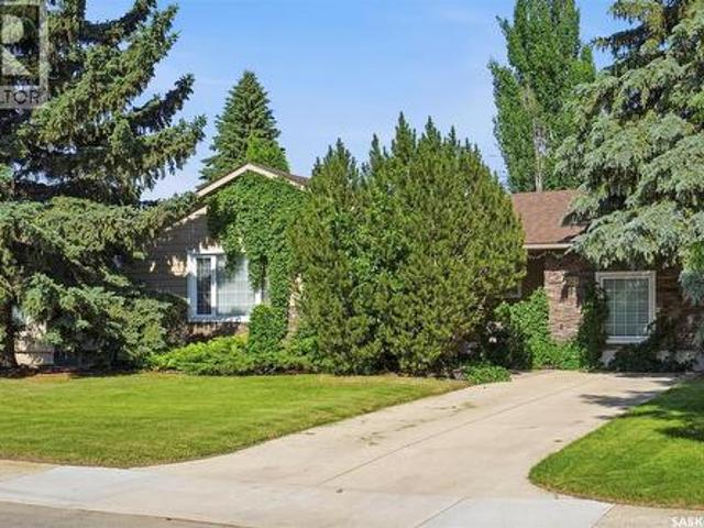 1921 Sommerfeld Avenue, Saskatoon, SK, S7J 2E2 house for sale | Listing ID SK042653 | Royal LePage